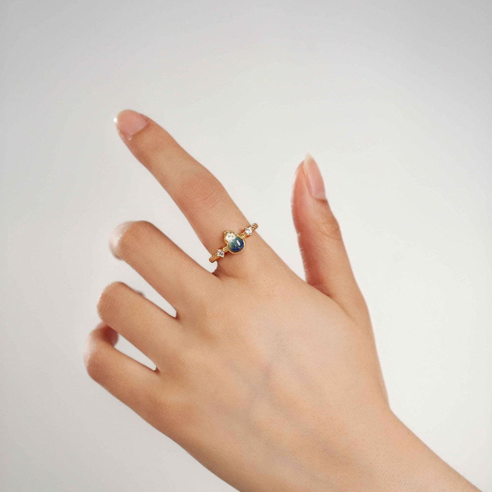 Color Stone Inlay Ring – Gourd, Blue-and-White