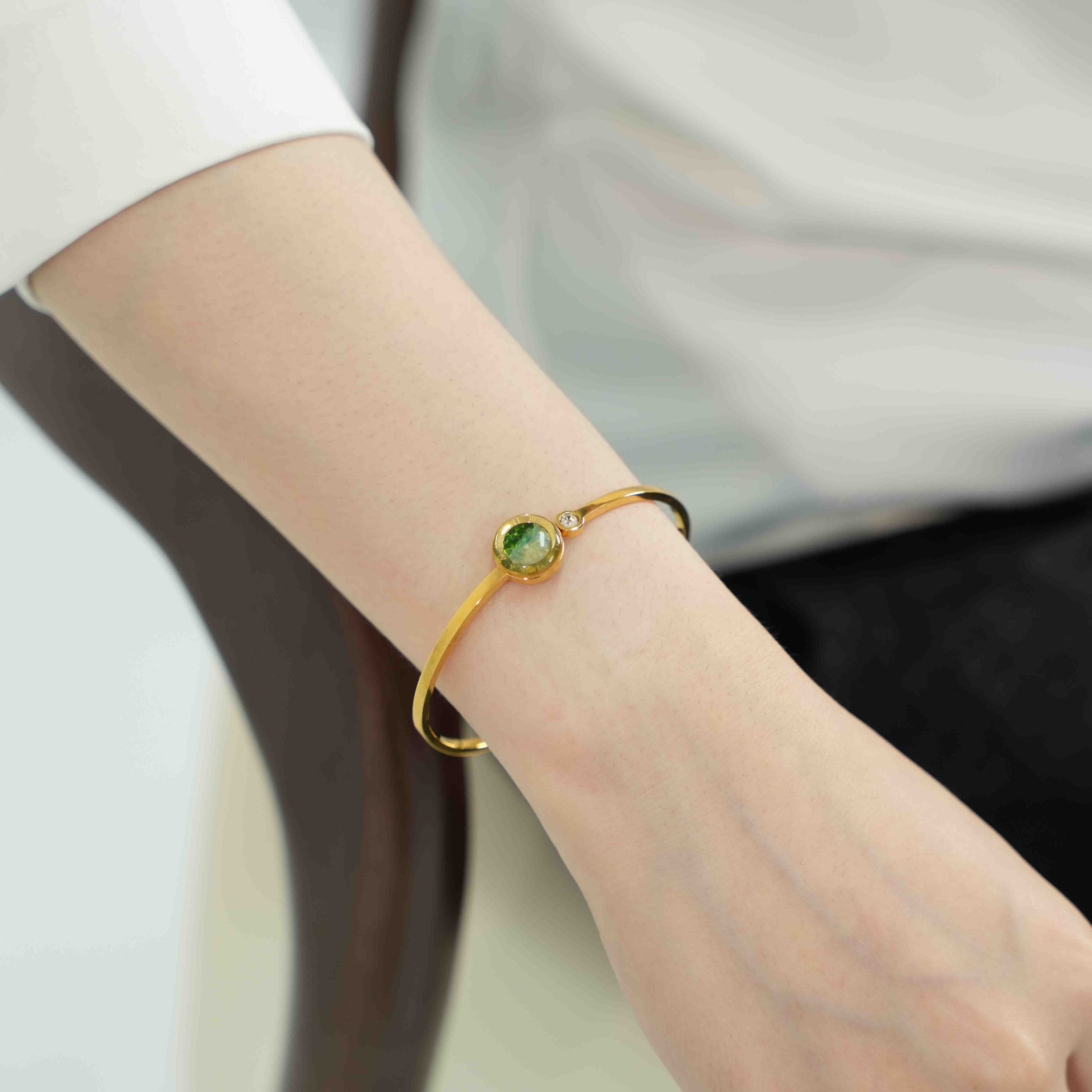 Color Stone Inlay Bracelet – Emerald Gradient Round Bead