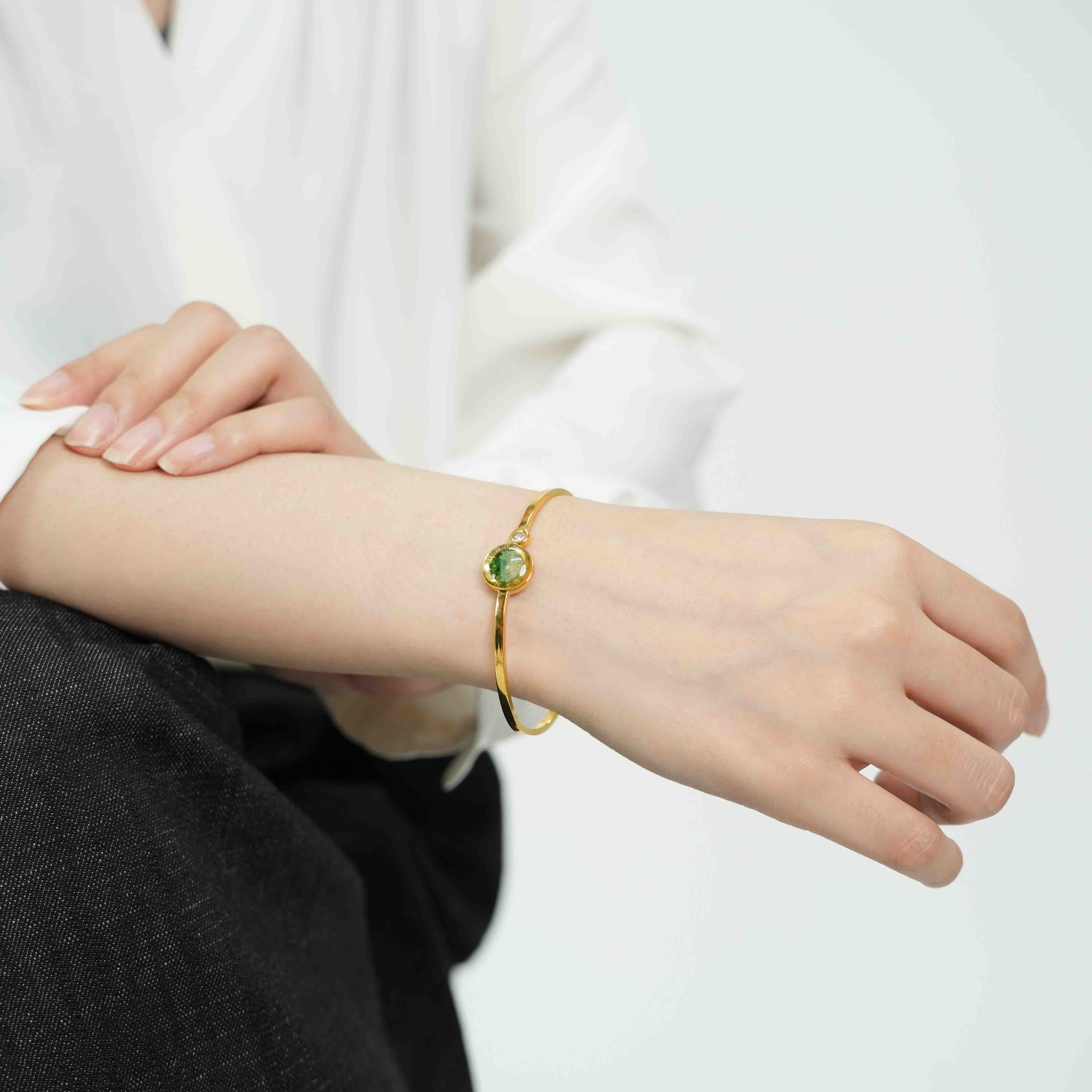 Color Stone Inlay Bracelet – Emerald Gradient Round Bead