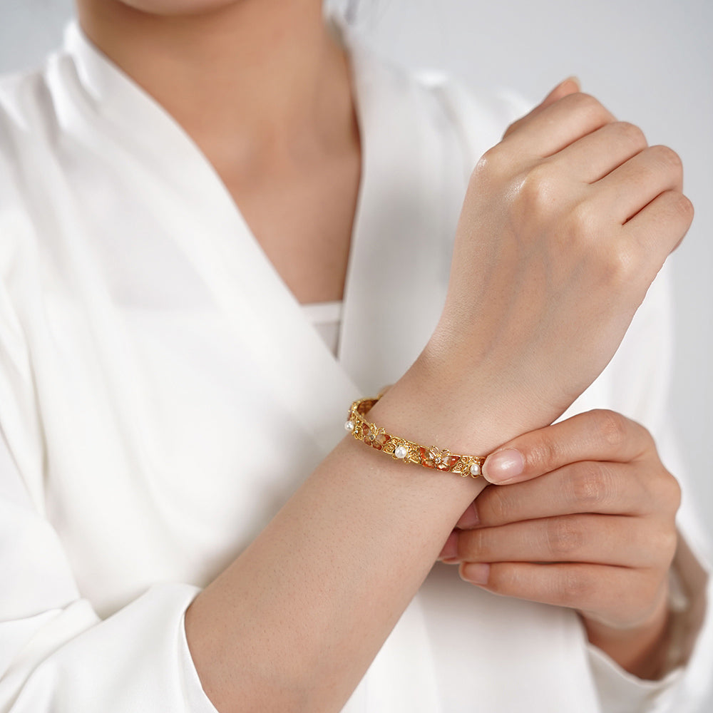 Color Stone Inlay Heavy-duty Pearl Bracelet – Openwork Peach Blossom Design