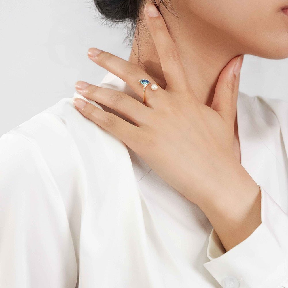 Color Stone Inlay Ring – Ginkgo Leaf & Pearl, Blue-and-White
