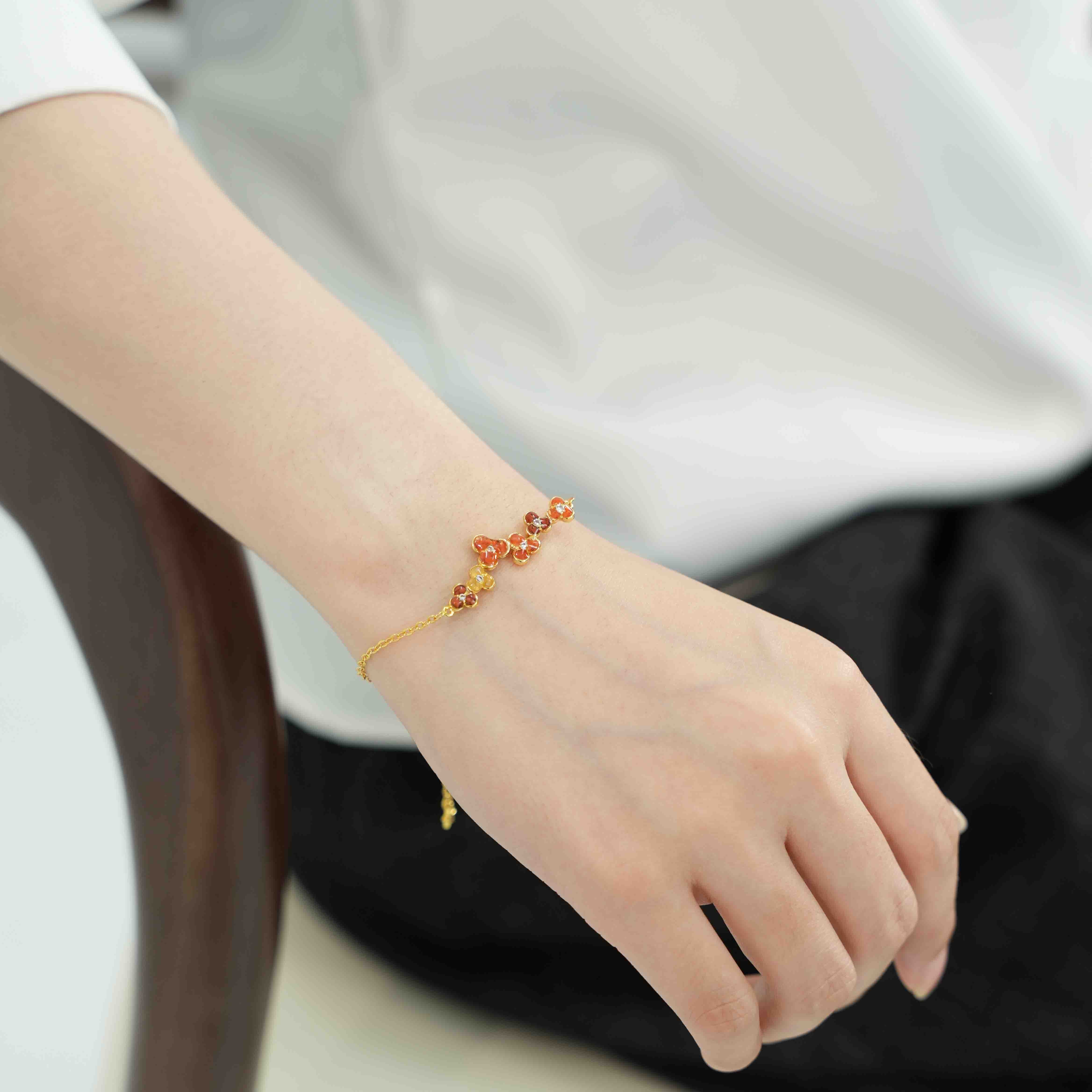 Color Stone Inlay Bracelet – Three-Petal Flower, Prosperous Red Series