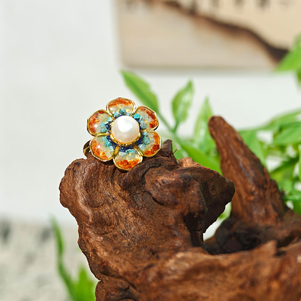 Color Stone Inlay South Red Baoxiang Flower Ring – Dunhuang Red