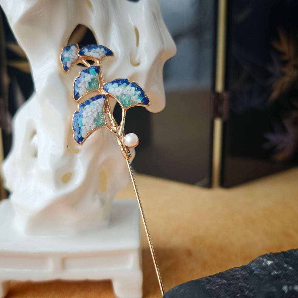 Blue-and-white Ginkgo Leaf Brooch Inlaid with Colored Stones