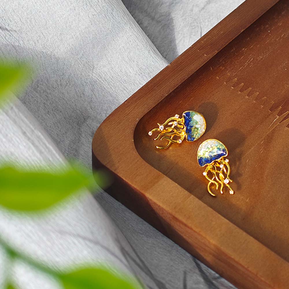 Color Stone Inlay Blue & White Jellyfish Stud Earrings