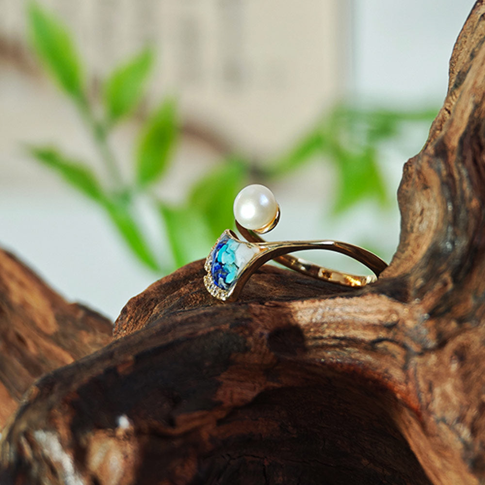 Color Stone Inlay Ring – Ginkgo Leaf & Pearl, Blue-and-White