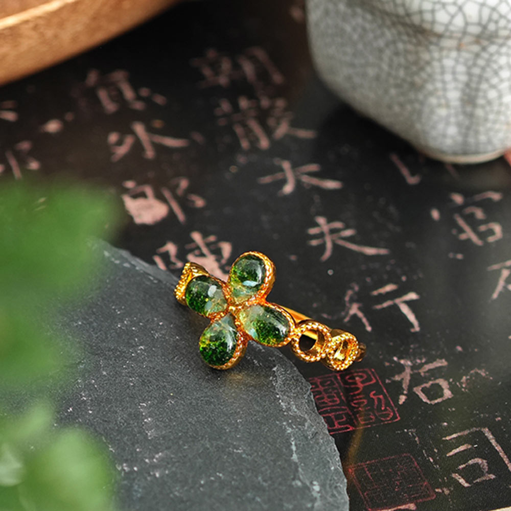 Colored Stone Inlaid Emerald Green Four-Leaf Clover Ring