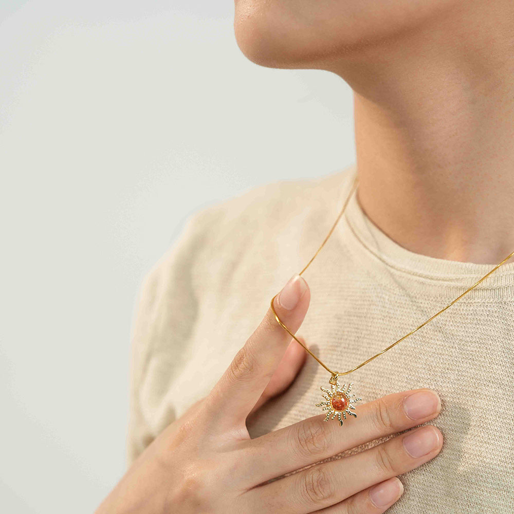 Color Stone Inlay Sun Necklace – Vibrant Red