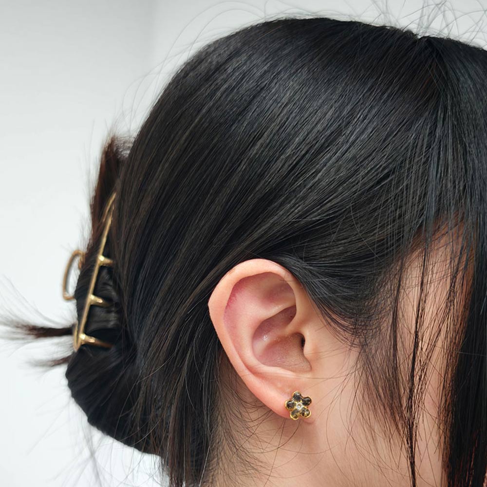 Color Stone Inlay Gilded Studs – Five-Petal, Black Obsidian
