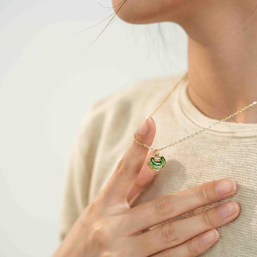 Color Stone Inlaid Emerald Green Longevity Lock Necklace