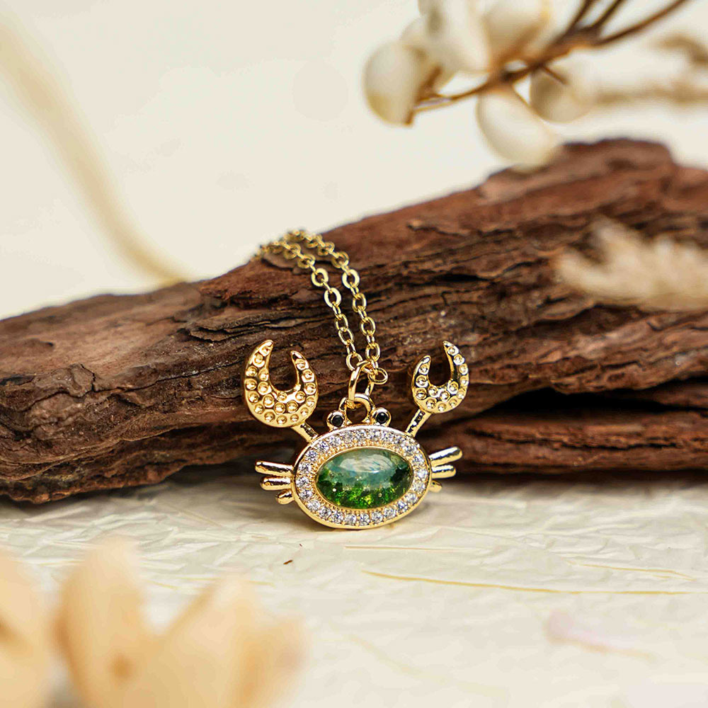 Color Stone Inlaid Emerald Green Crab Necklace