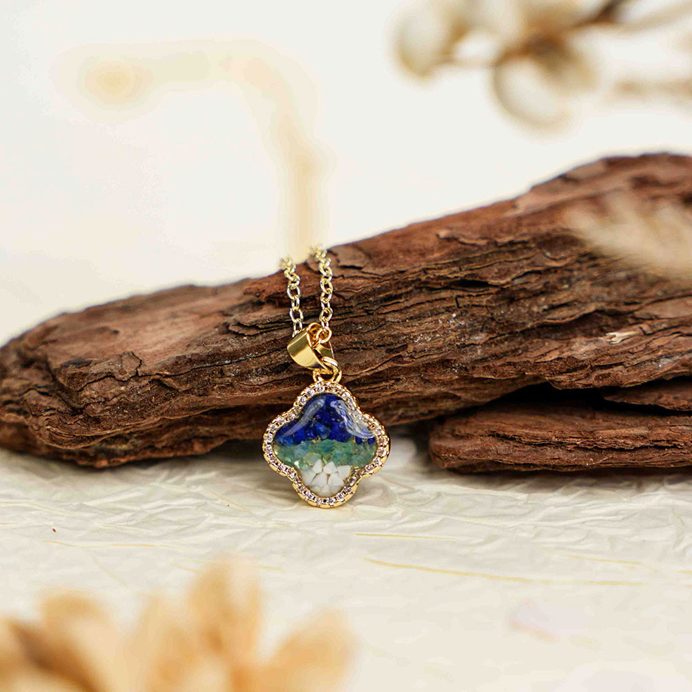 Color Stone Inlay Clover Necklace – Blue & White