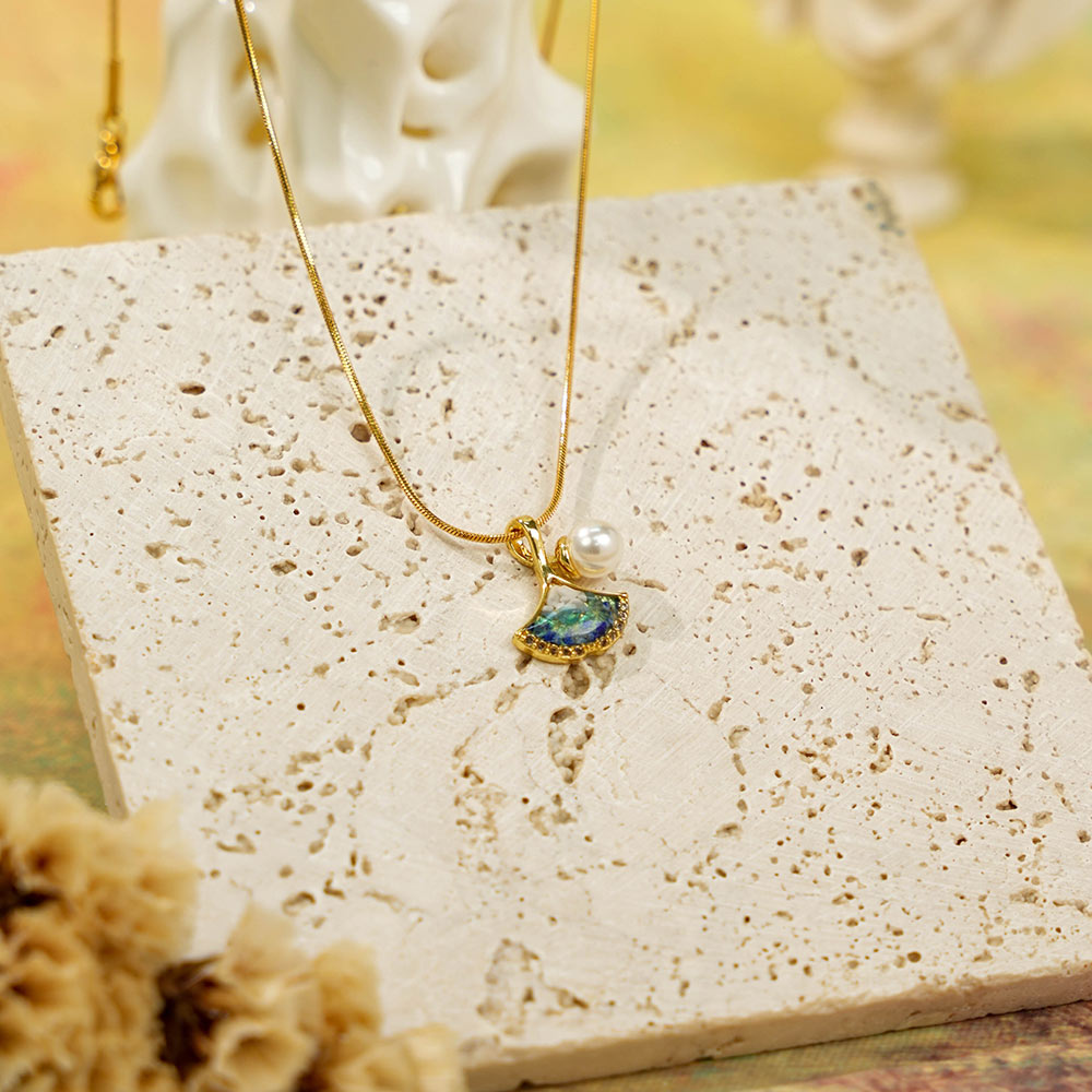 Color Stone Inlay Necklace – Ginkgo Leaf, Blue & White Style