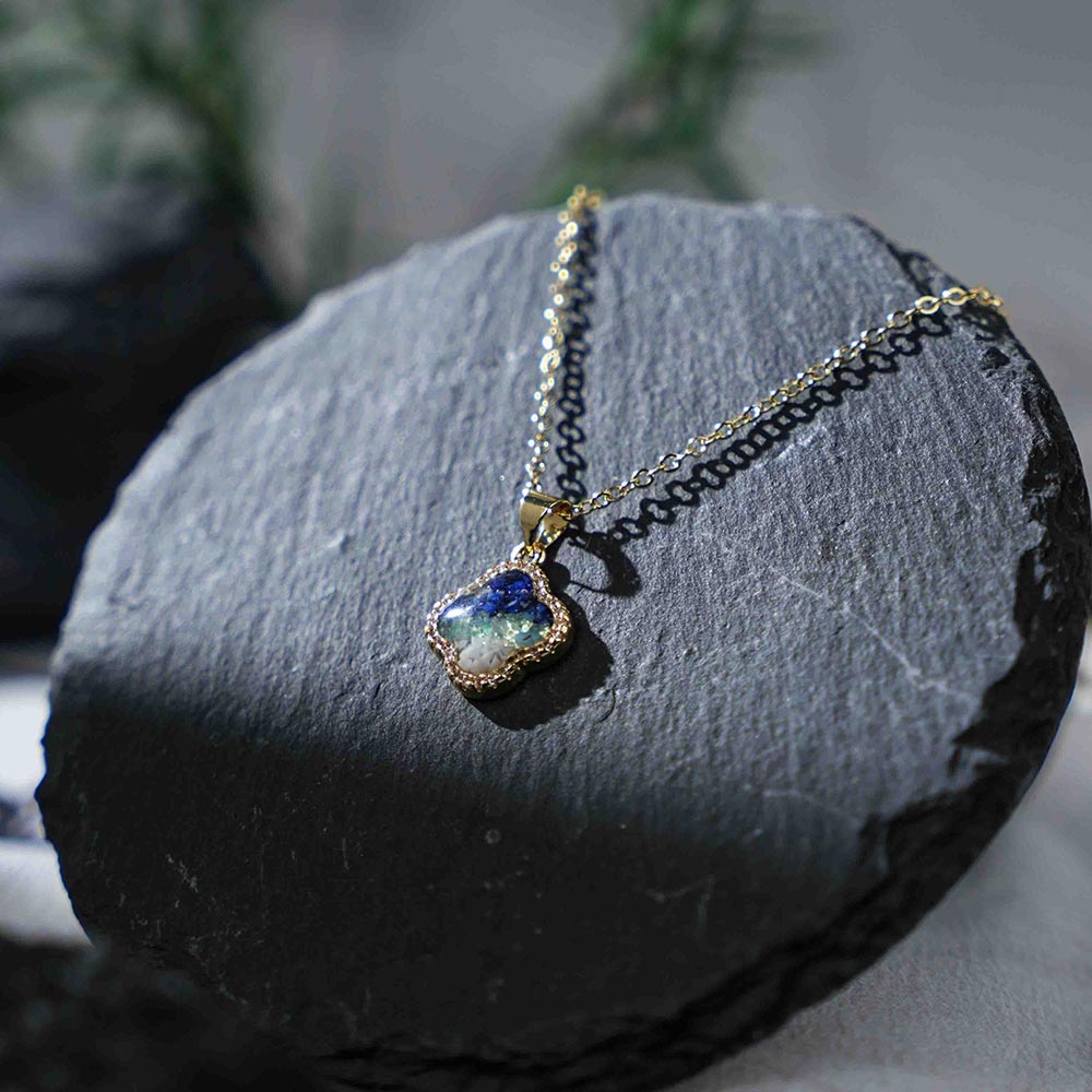 Color Stone Inlay Clover Necklace – Blue & White