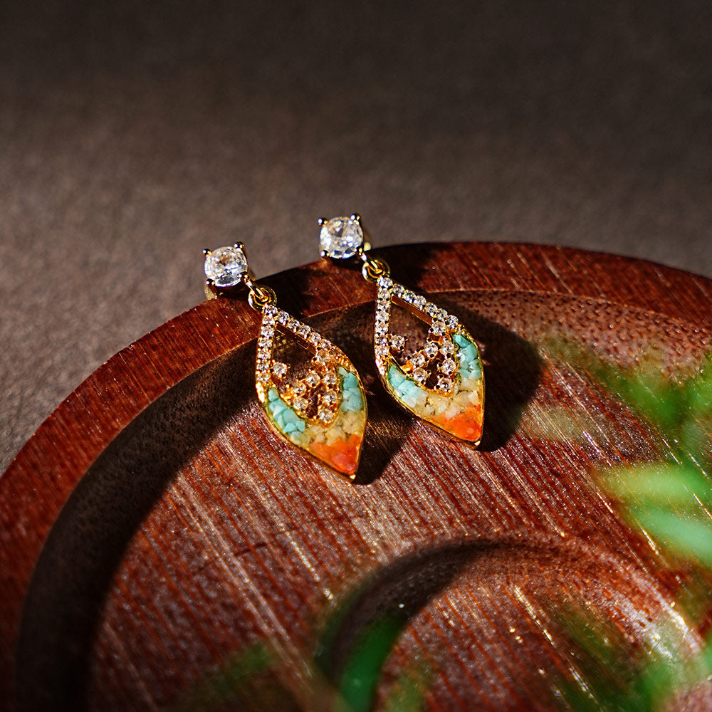 Color Stone Inlay Earrings–Hollow Diamond, Dunhuang Red