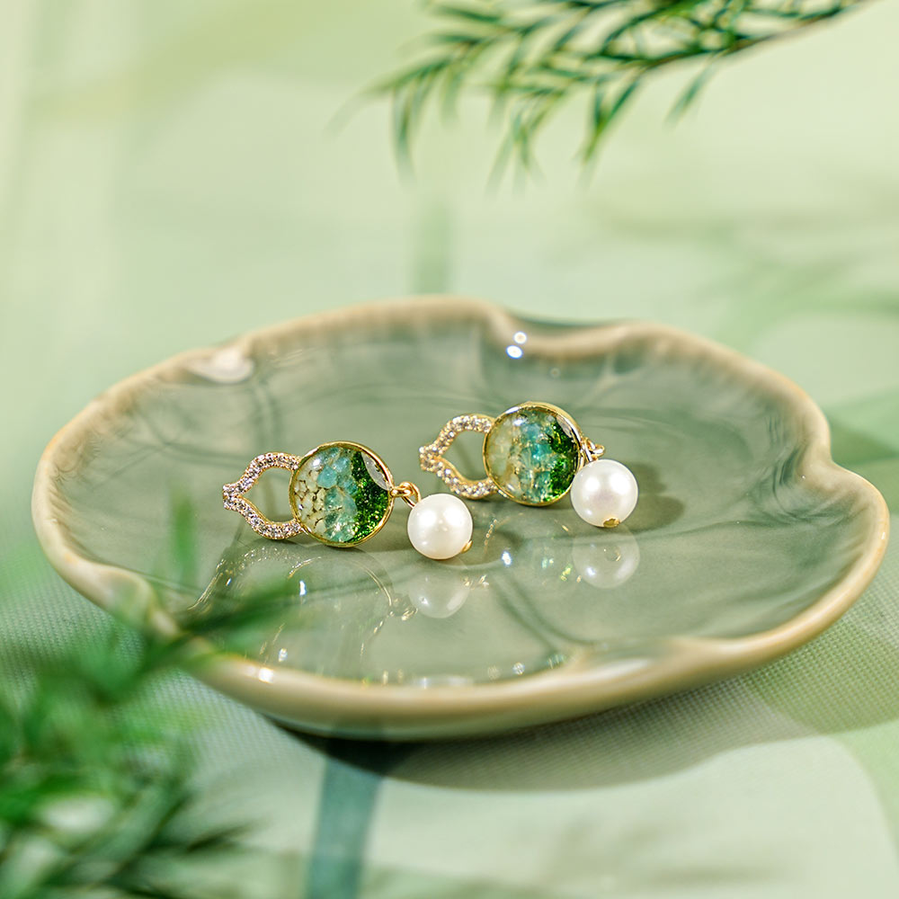 Color Stone Inlay Studs – Gourd B, Emerald Green