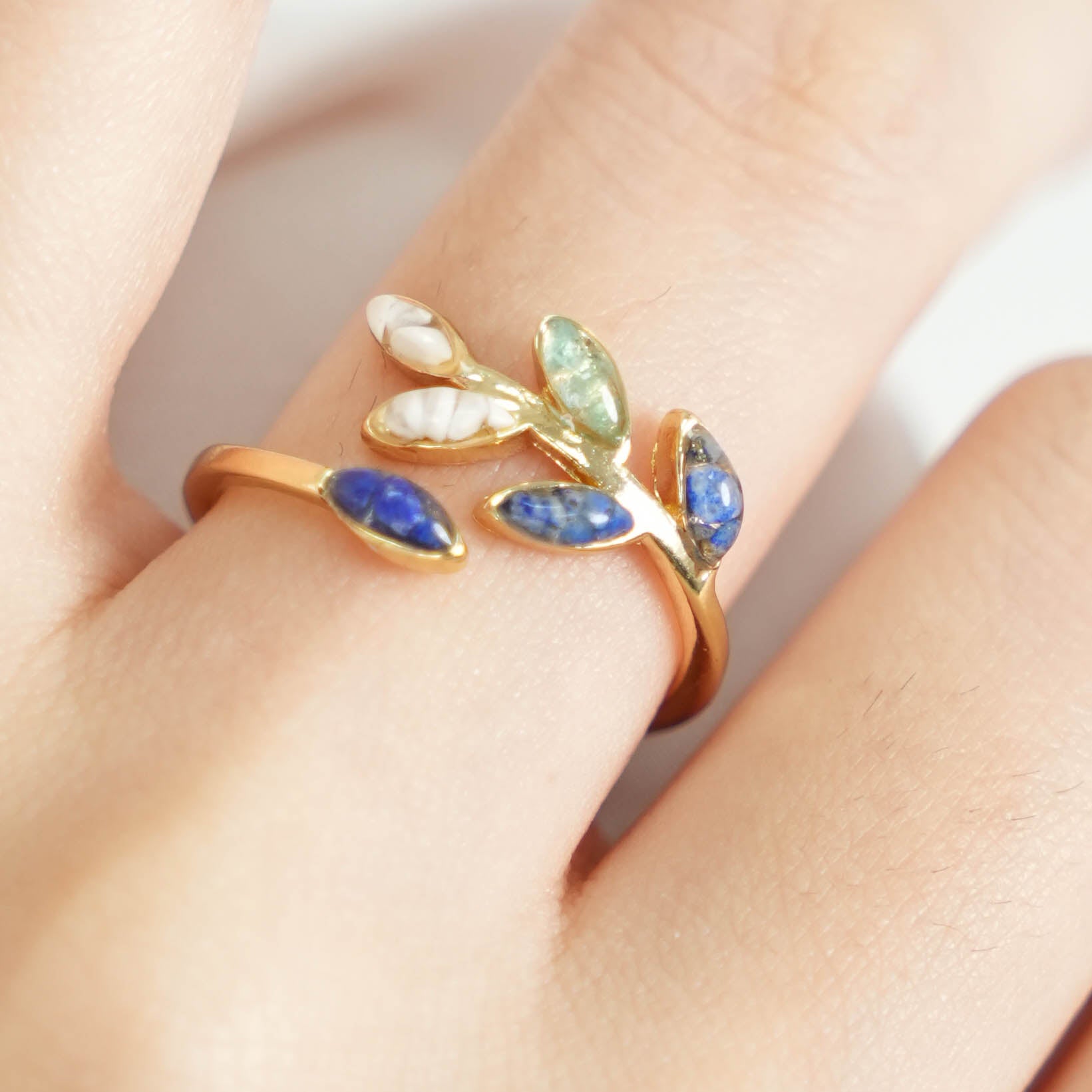 Color Stone Inlay Adjustable Ring – Olive Branch, Blue-and-White
