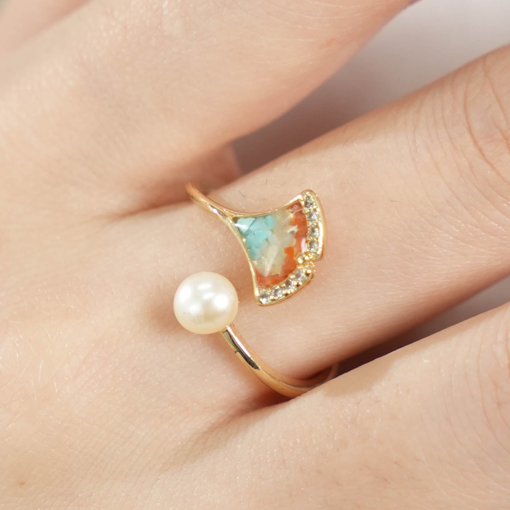 Dunhuang-Colored Ginkgo Leaf Ring Inlaid with Colored Stones & Pearls