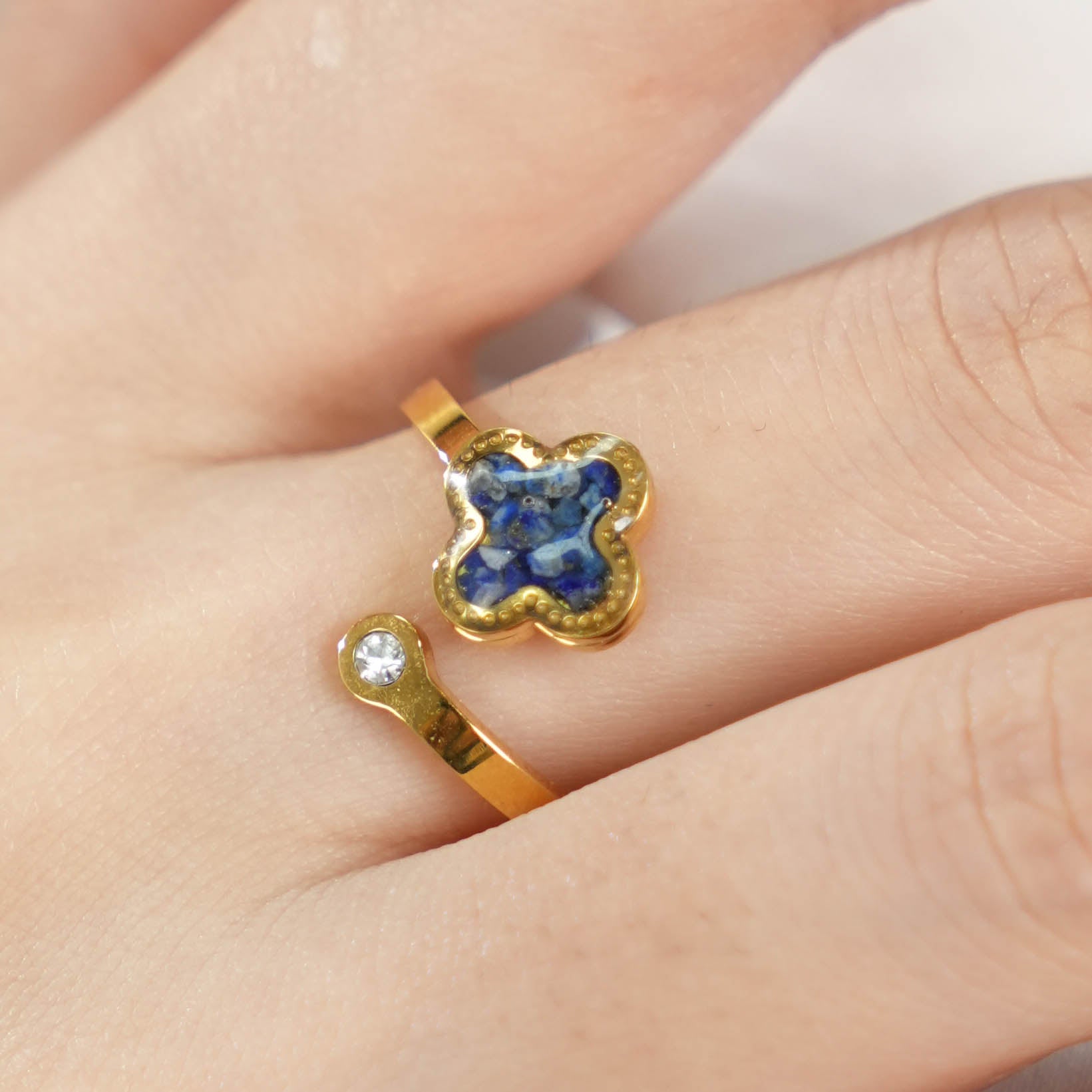 Colored Stone Inlaid Lapis Four-Leaf Clover Ring