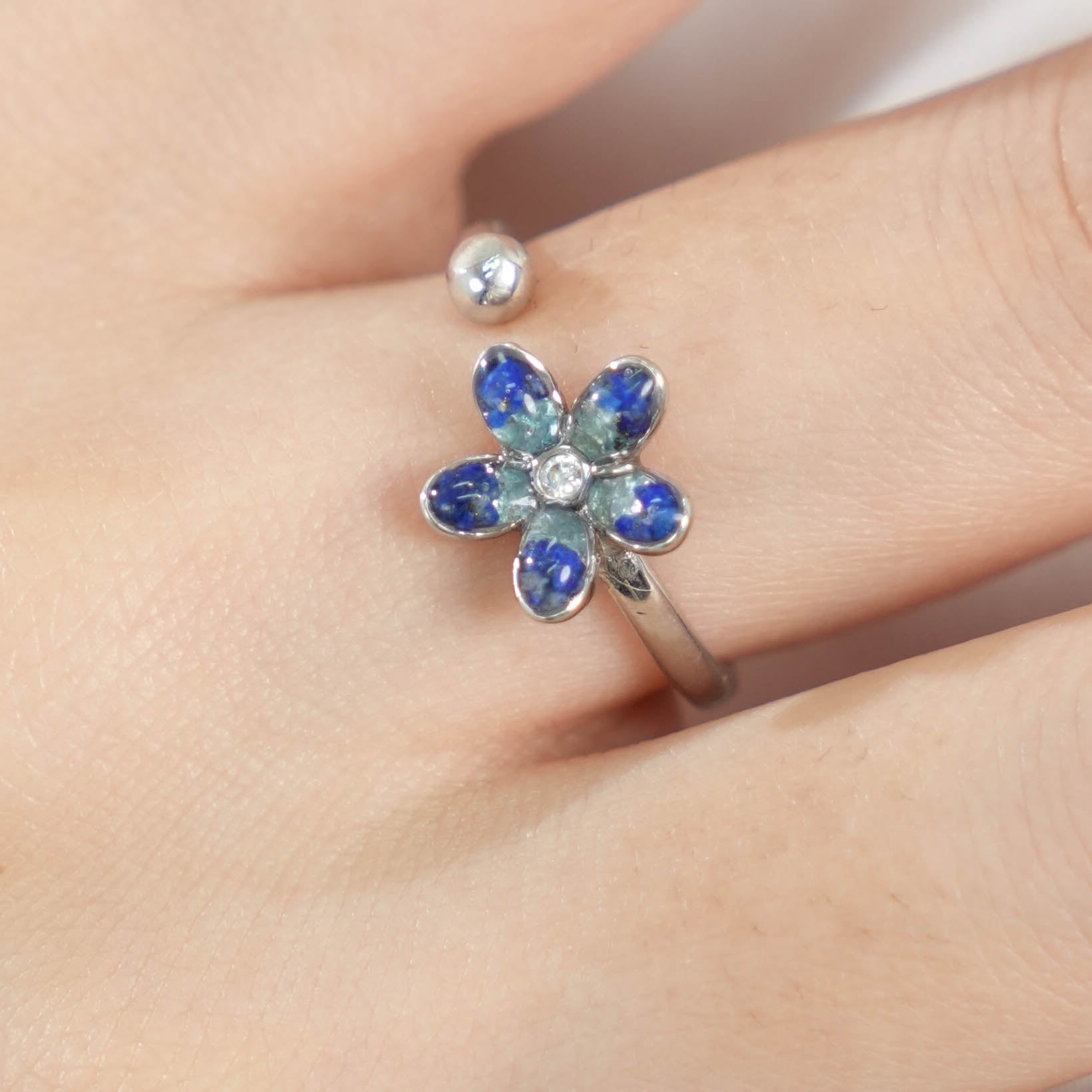 Color Stone Inlay Silver Ring – Royal Blue Daisy
