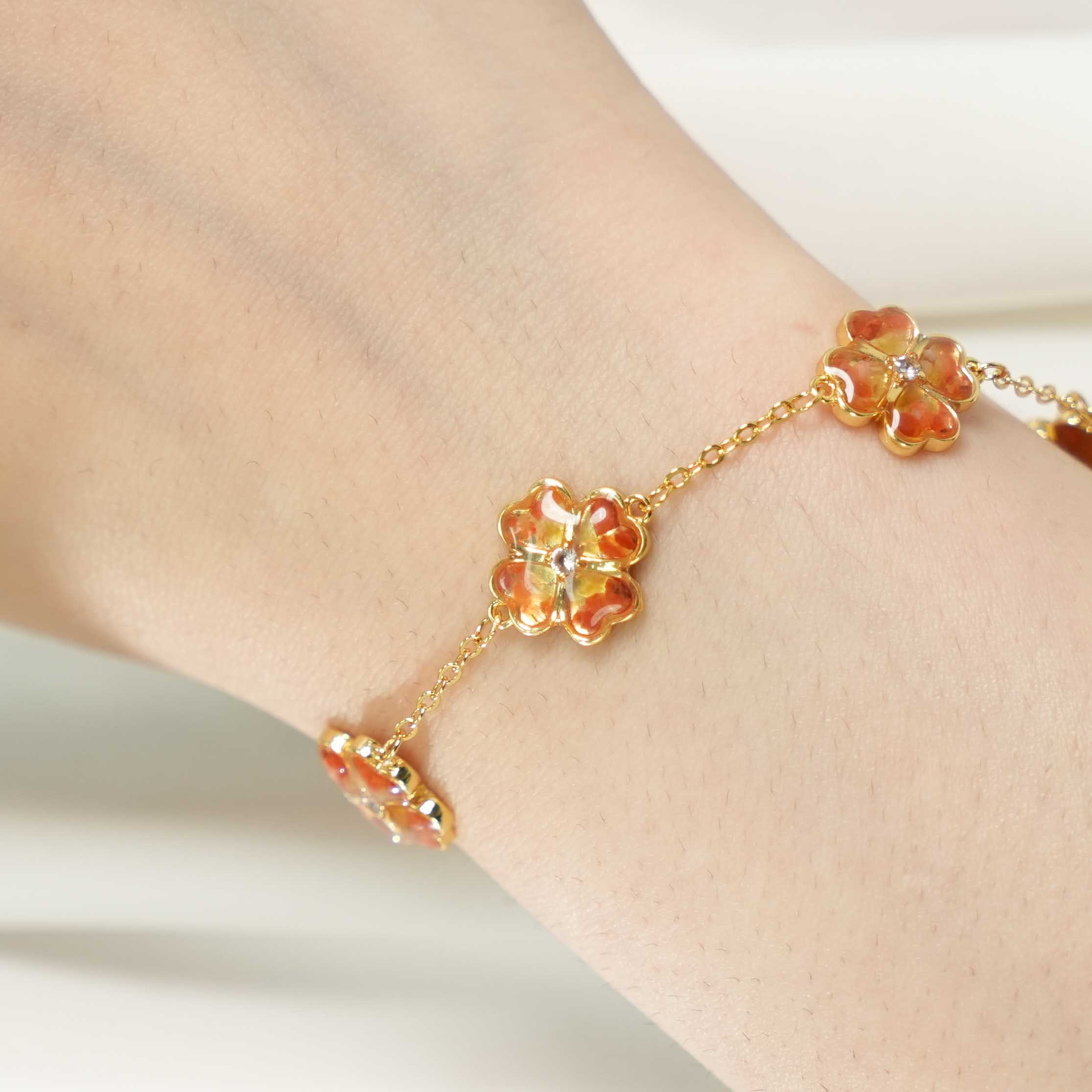 Color Stone Inlay Bracelet – Four-Leaf Clover, Prosperous Red Series