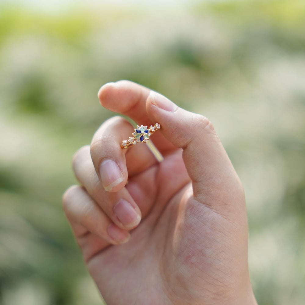 Color Stone Inlay Blue & White Snowflake Ring