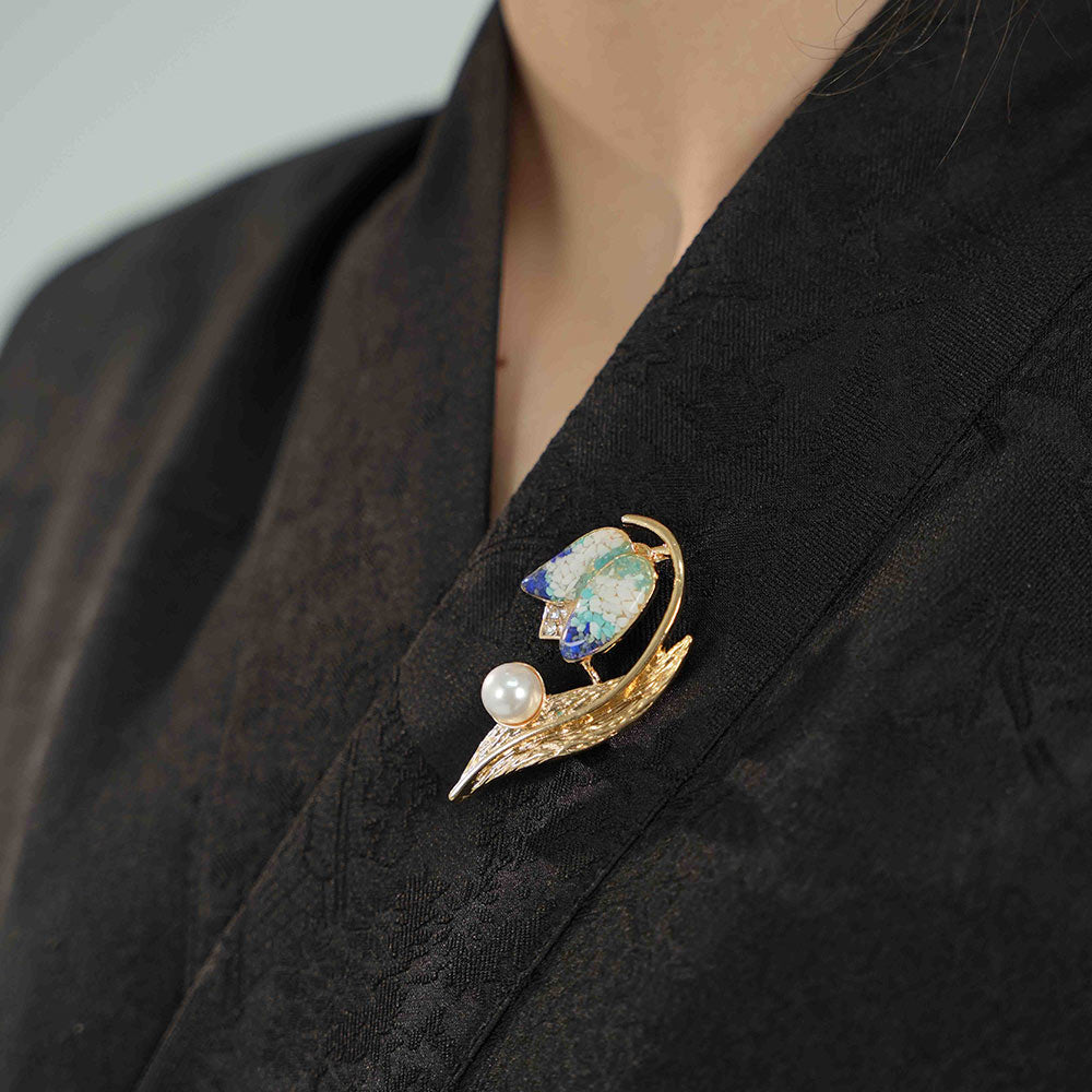 Inlaid Stone Blue-and-White Tulip Brooch