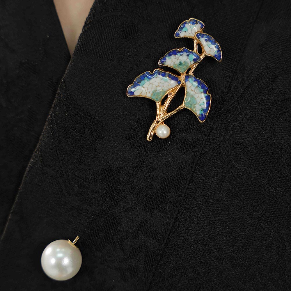 Blue-and-white Ginkgo Leaf Brooch Inlaid with Colored Stones