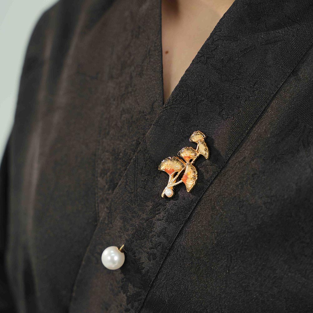 Dunhuang-Colored Ginkgo Leaf Brooch Inlaid with Colored Stones