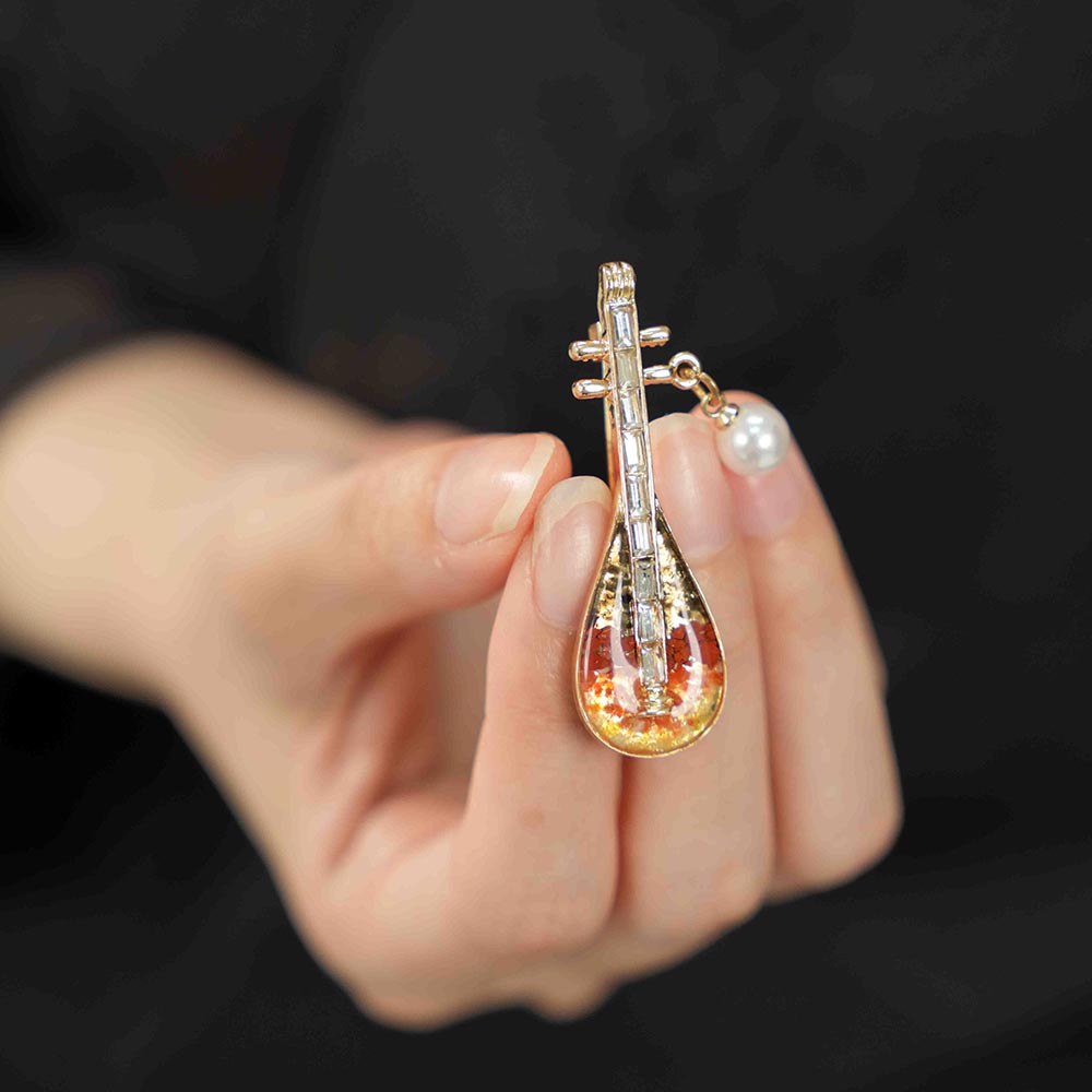 Color Stone Inlay Brooch – Pipa, Prosperous Red Series