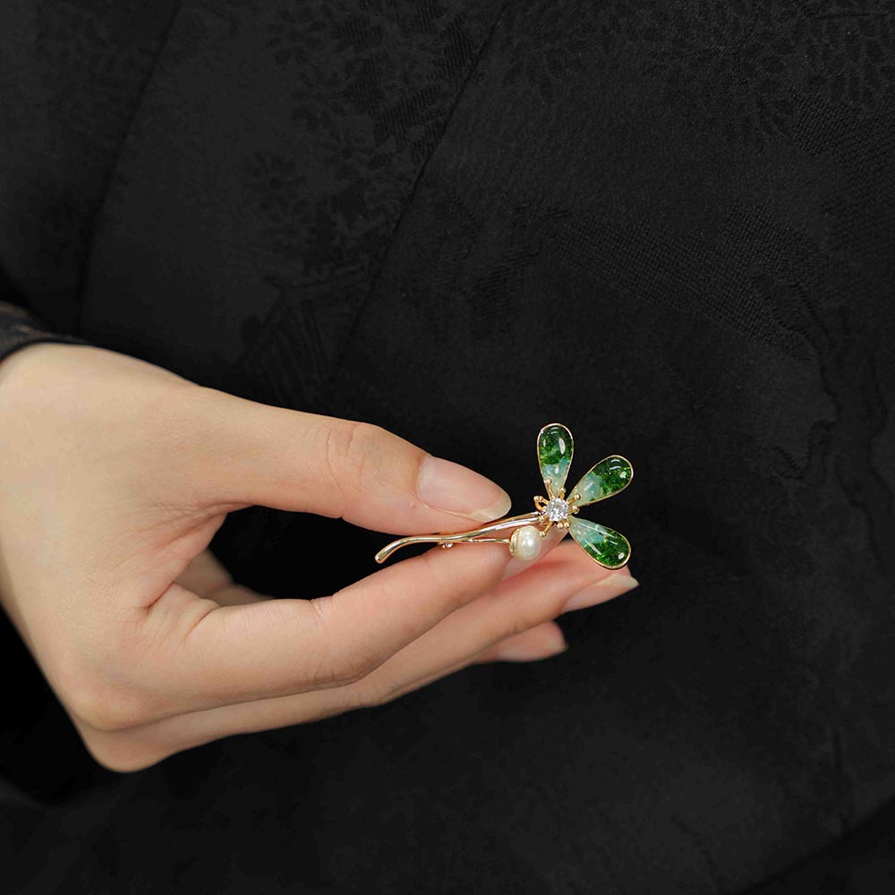 Color Stone Inlay Clover Brooch – Emerald Green
