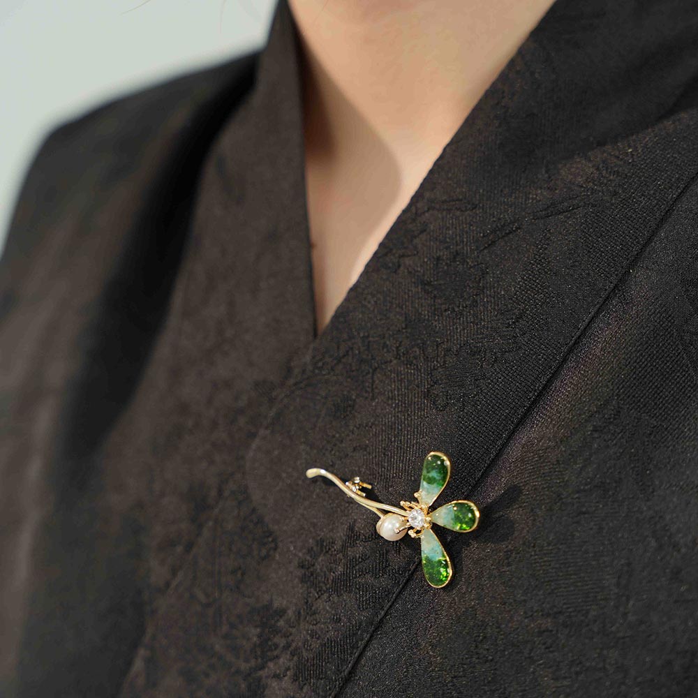 Color Stone Inlay Clover Brooch – Emerald Green