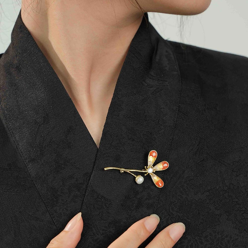 Color Stone Inlay Clover Brooch – Prosperous Red