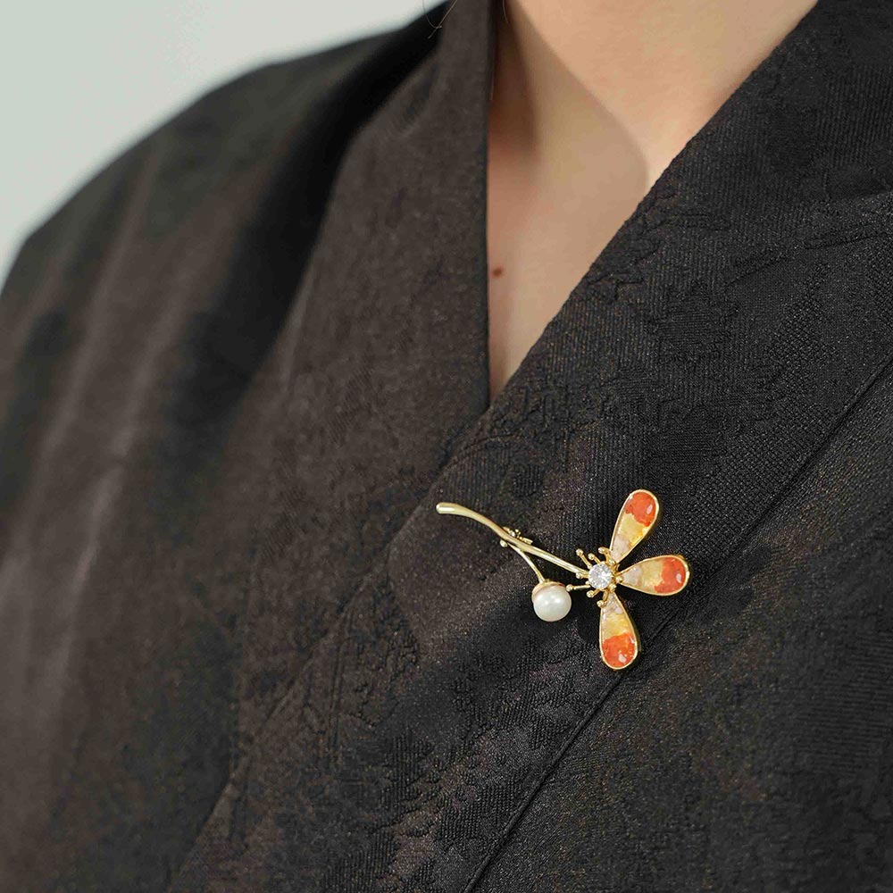 Color Stone Inlay Clover Brooch – Prosperous Red
