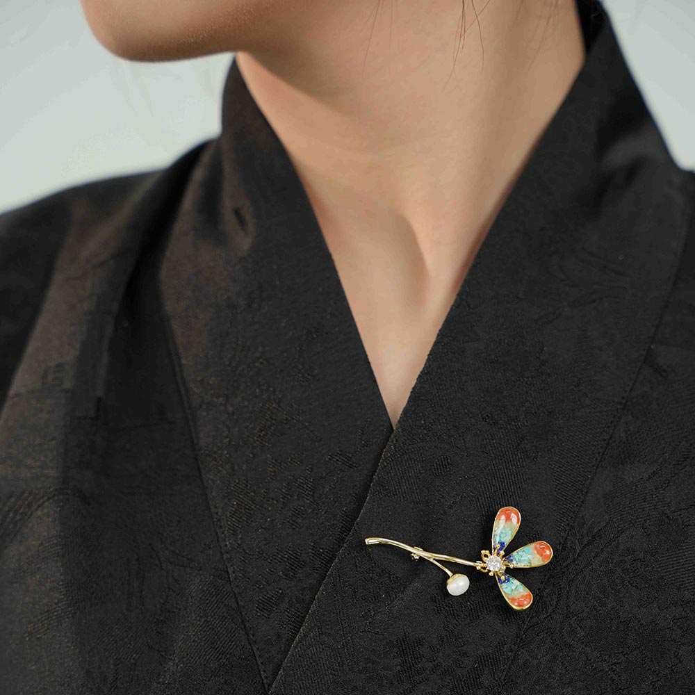 Color Stone Inlay Clover Brooch – Dunhuang Red