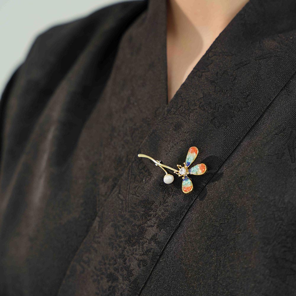 Color Stone Inlay Clover Brooch – Dunhuang Red
