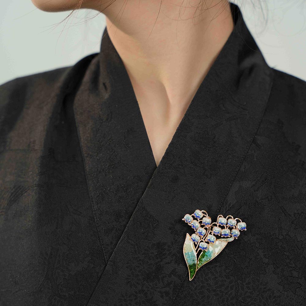 Blue-and-white Lily of the Valley Brooch Inlaid with Colored Stones