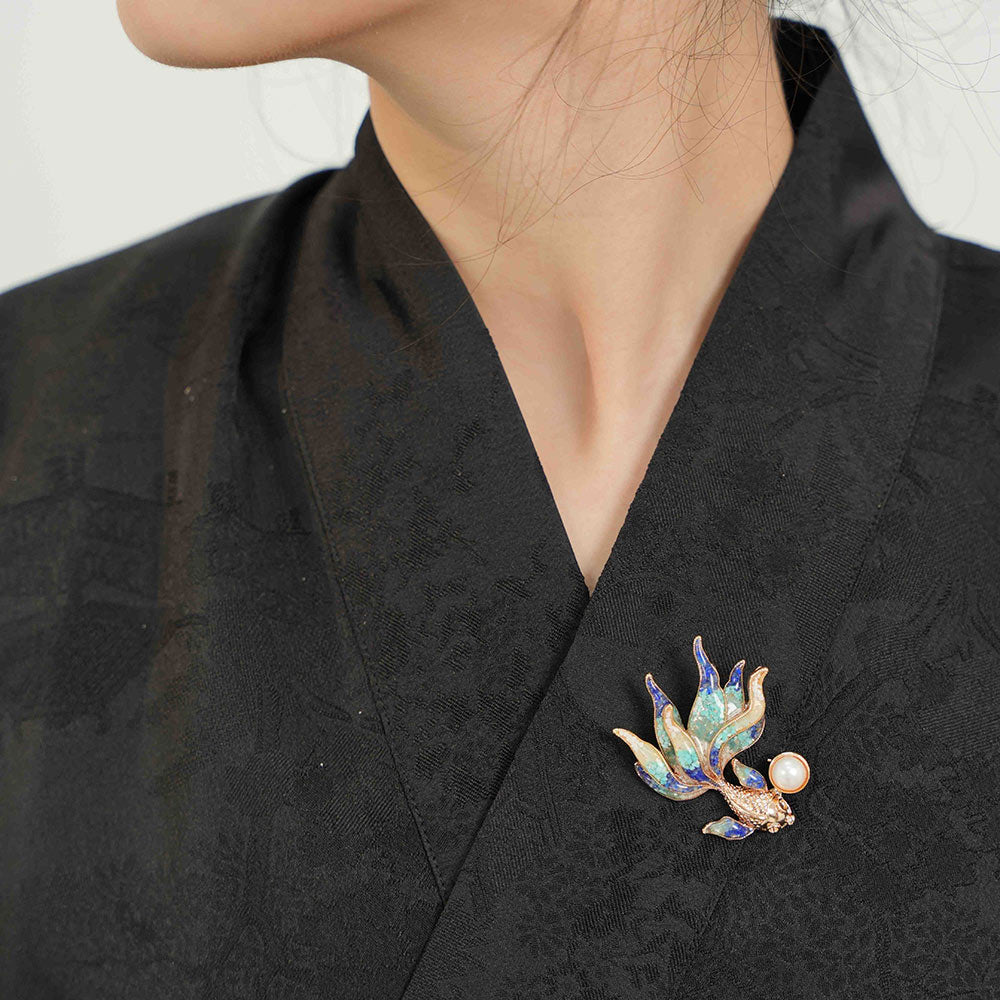 Color Stone Inlay Goldfish Brooch – Blue & White Series
