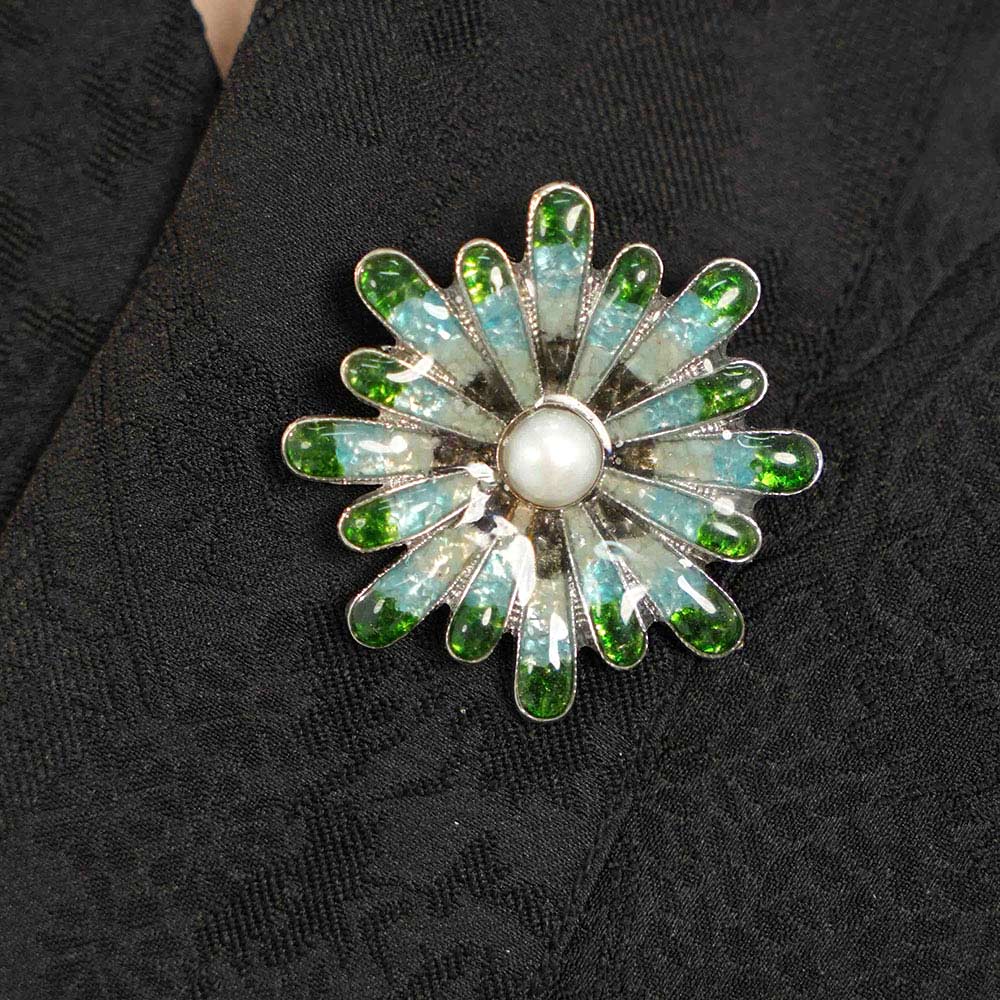 Silver-Inlaid Jade Green Chrysanthemum Brooch