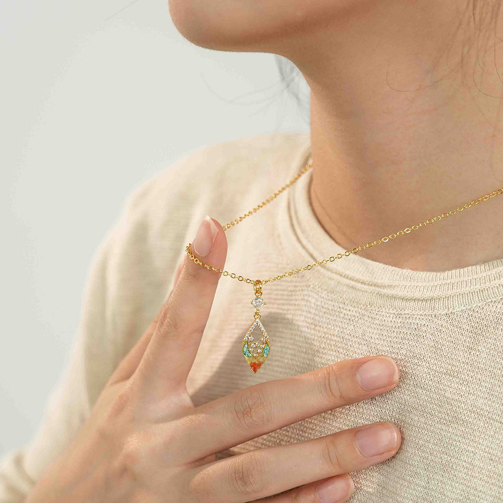 Color Stone Inlay Necklace – Hollow Diamond, Dunhuang Red