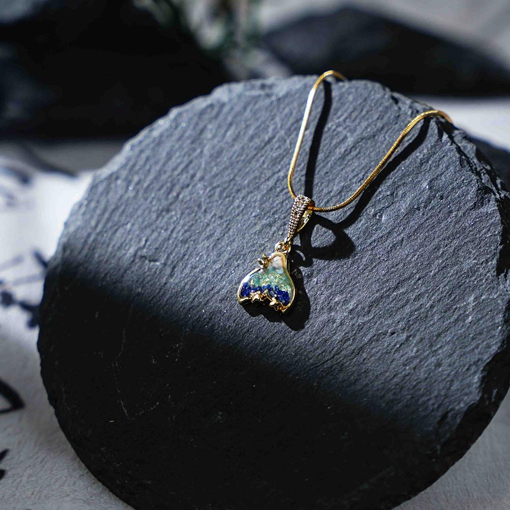 Color Stone Inlaid Emerald Green Fishtail Necklace