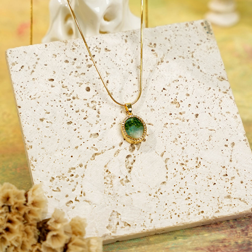 Color Stone Inlay Necklace – Round Bean, Emerald Green