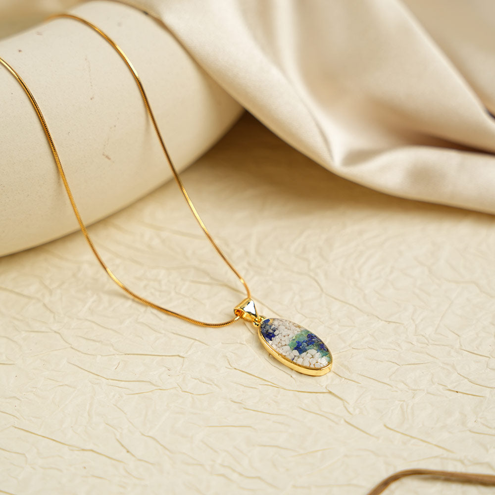 Color Stone Inlay Oval Necklace – Blue & White Style