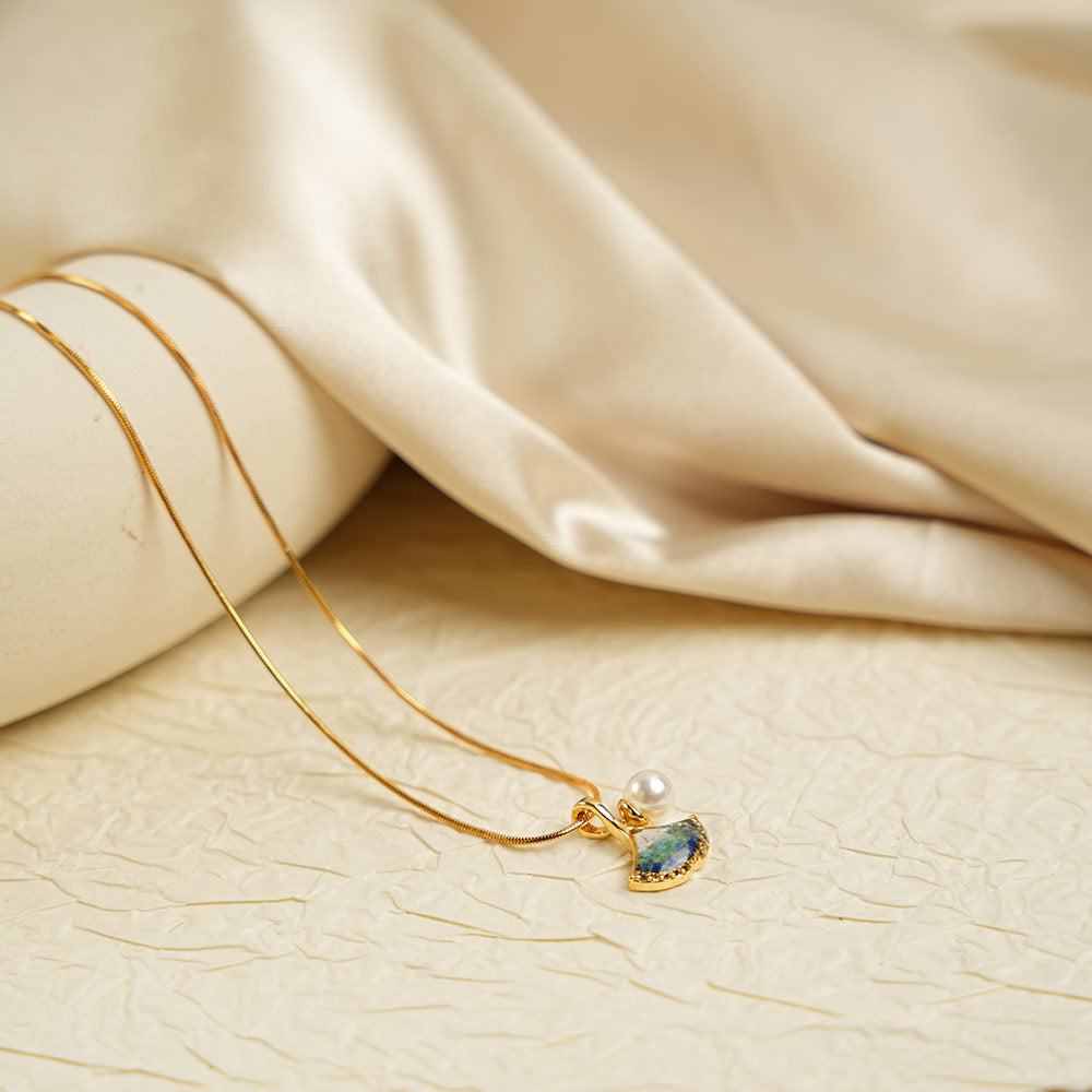 Color Stone Inlay Necklace – Ginkgo Leaf, Blue & White Style