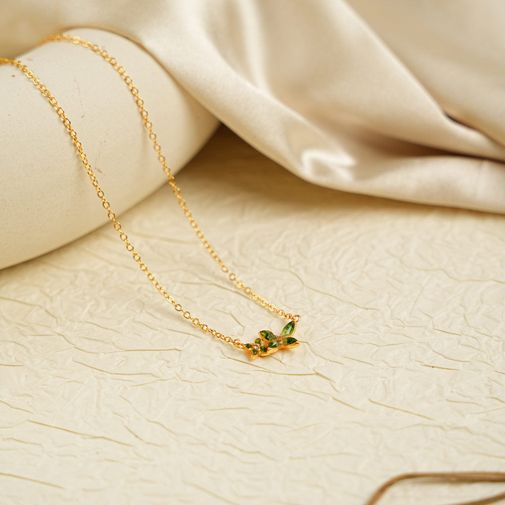 Color Stone Inlaid Emerald Green Osmanthus Necklace