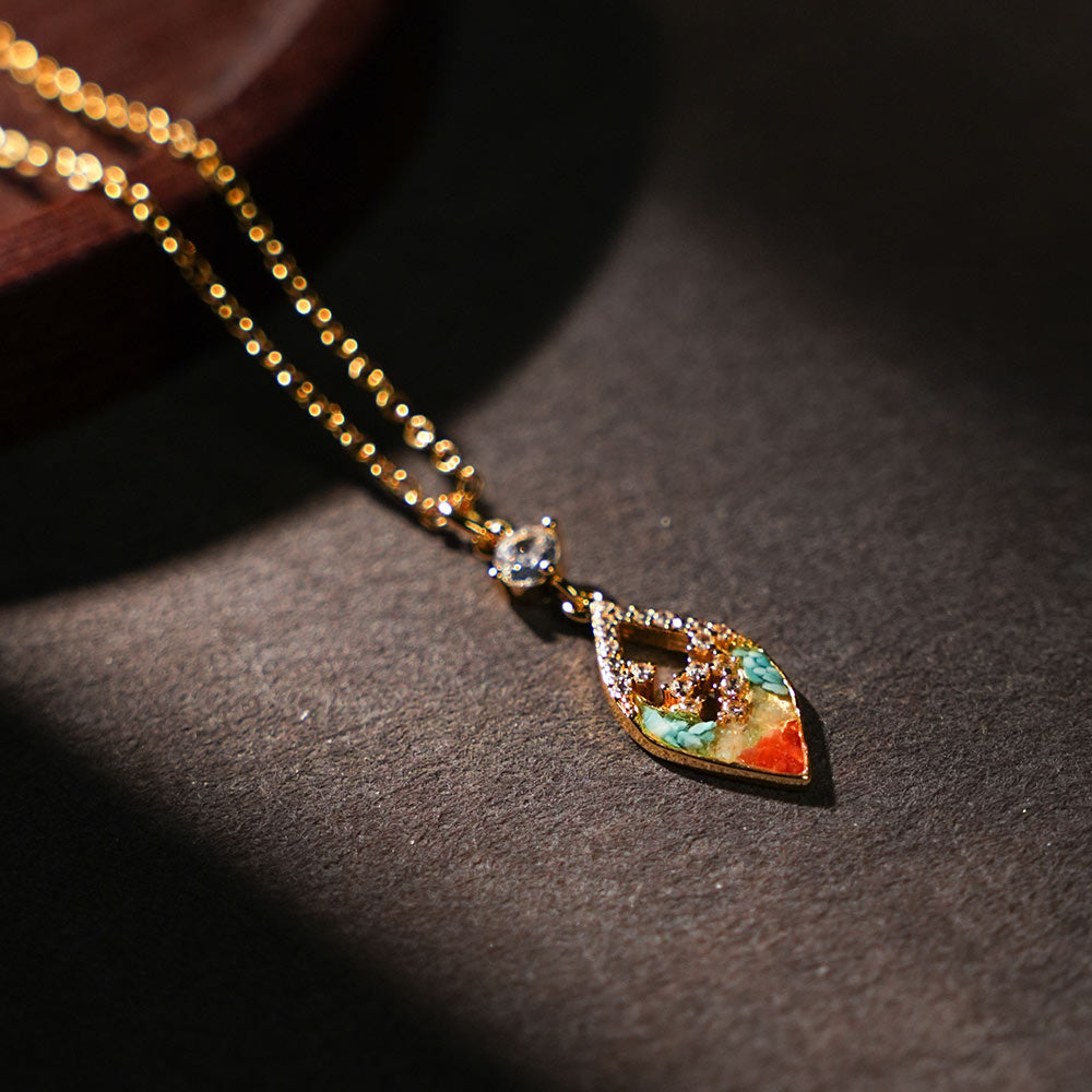 Color Stone Inlay Necklace – Hollow Diamond, Dunhuang Red