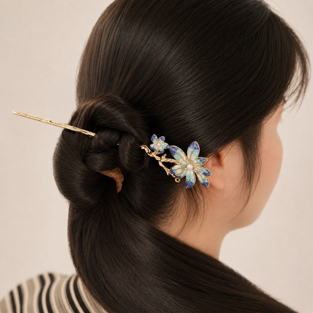 Blue-and-white Hairpin with Pearl Chrysanthemum and Stone Inlay