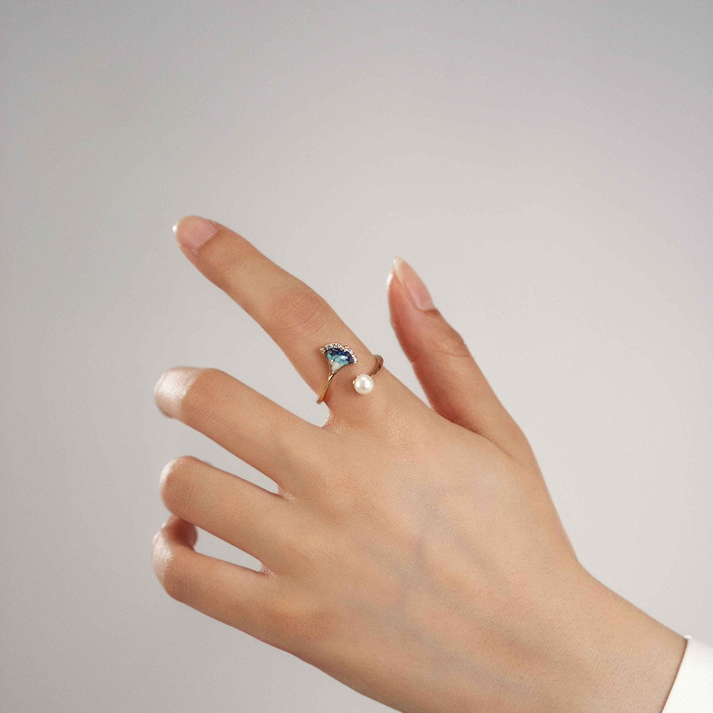 Color Stone Inlay Ring – Ginkgo Leaf & Pearl, Blue-and-White