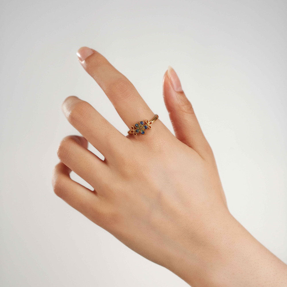 Colored Stone Inlaid Royal Blue Five-Petal Flower Ring
