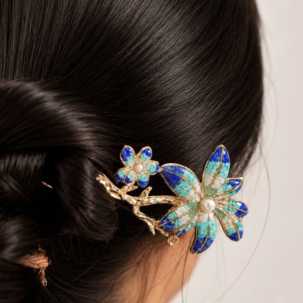 Blue-and-white Hairpin with Pearl Chrysanthemum and Stone Inlay